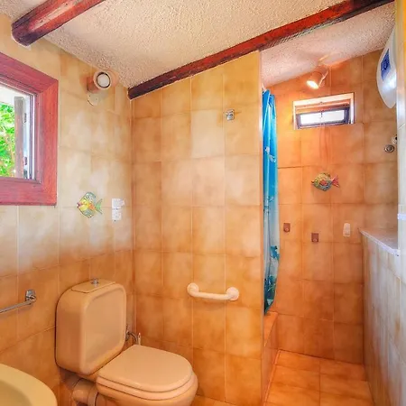 In By Turquoise Waters * Fontane Bianche